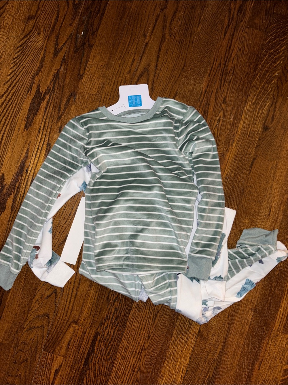 NWT Carter's Kids soft Green Stripe and White Tree & Yeti Pajamas set size 6 - Picture 5 of 5